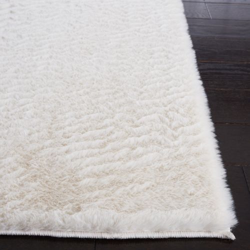 Tapis Faux Rabbit Fur 244 X 305 Cm Solide Et Tonale Florian Off White