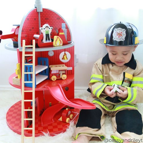 Caserne De Pompiers En Bois, Jeu Imaginatif Avec 24 Figurines, Multicolore