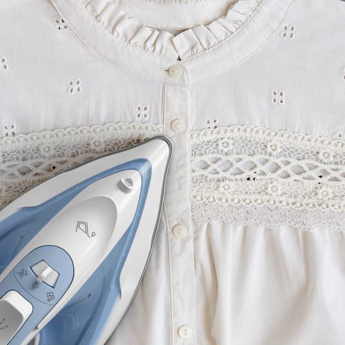 Fer à repasser CALOR FV2C41C0