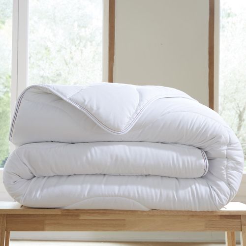 Couette Très Chaude 200x200 Blanc En Polyester