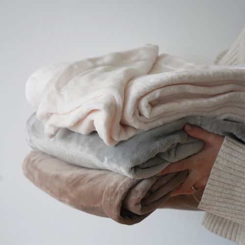 Plaid Polaire Extra Doux Coloris Taupe 130 X 170 Cm Marron