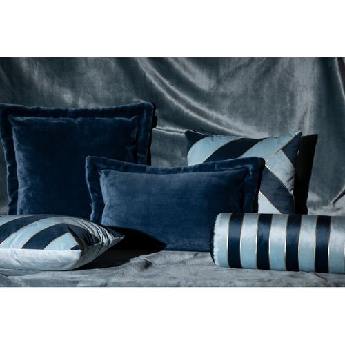 Coussin Décoratif Flanelle Bleu Egéen Effet Fourrure 38 X 58 Cm