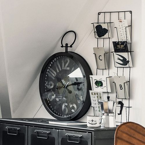 Pendule Murale En Métal Forme Gousset  D 45 Cm