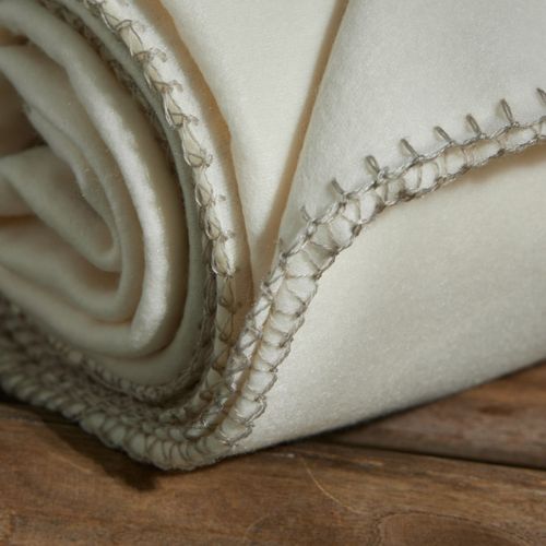 Plaid Polaire Uni Bien Au Chaud Blanc