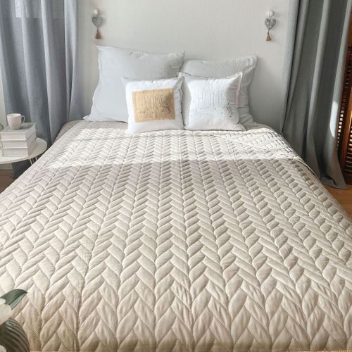 Couvre Lit En Microfibre Dessin Par Ultrason - 240x220 Cm - Naturel
