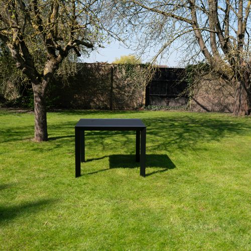 Table De Jardin 4/8p En Aluminium Et Plateau En Verre Poli Noir Modulo