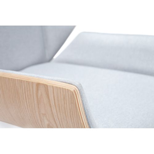 Fauteuil De Bureau De Direction Design En Tissu Gris Clair, Bois Clair Et Acier Chromé Curved
