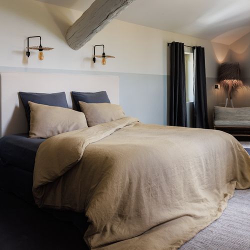 Parure De Lit 260x240 Cm Et 65x65 Cm Collection Opera Marron Camel 3 Pièces