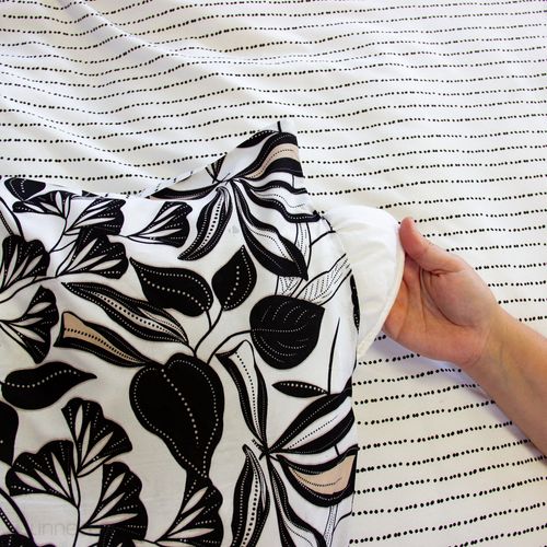 Parure De Lit 240x220 Cm En Microfibre Flore Noir Et Blanc Floral 3 Pièces