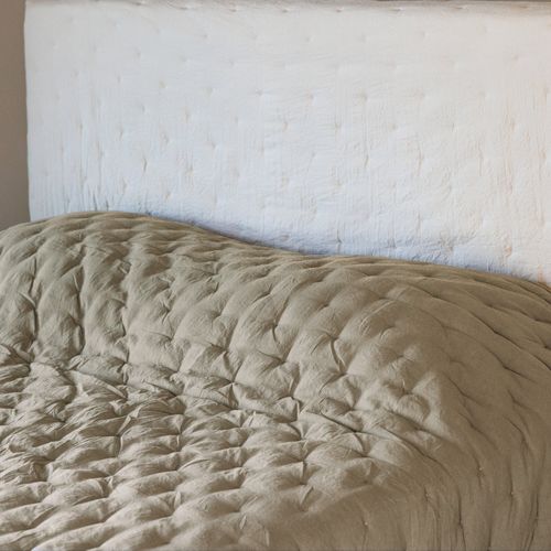 Couvre-lit 220x240 Cm Celeste Velours Piquage Points Brodés Beige Loutre