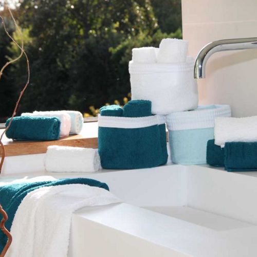 Panier Invité Avec Serviettes - 30x30 Cm - Blanc