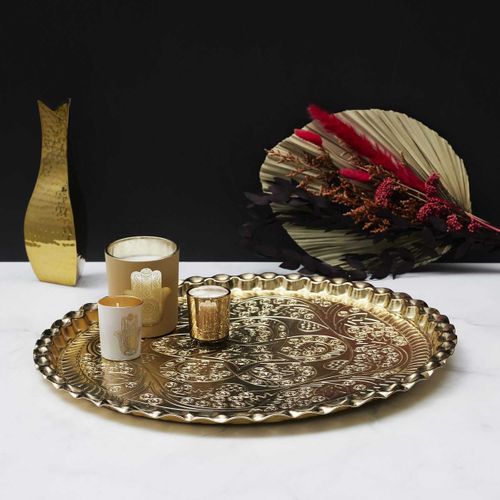 Plateau Décoratif D.47,5cm En Métal Doré Motif Ornemental - Marrakech