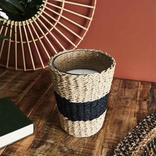 Bougie Parfumée Dans Un Panier Tressé (h23cm) Senteur Bois Gingembre -