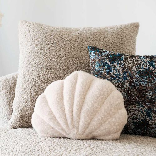 Coussin Déco Forme Coquillage Tissu Bouclettes Beige - Ondine