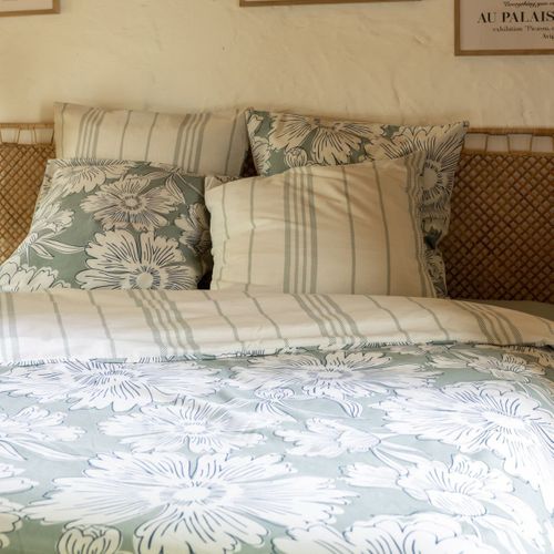 Housse De Couette 240x220cm Coton Imprimé Recto Floral Verso Rayé Vert Sauge Et Blanc - Tamia