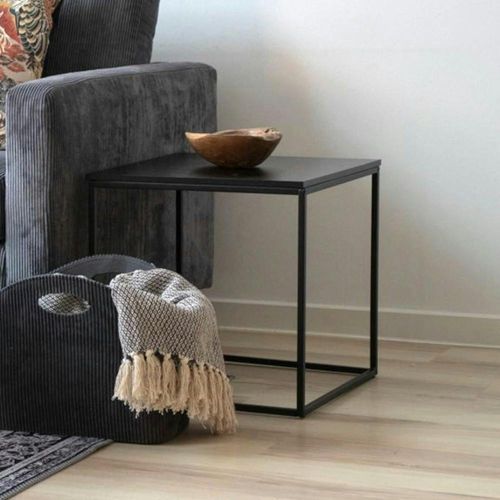 Bout De Canapé Minimaliste Noir - Forme Cube Design Tallinn