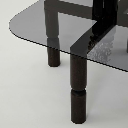 Table Basse Carrée En Verre Fumé - Pieds Bois Sculpté Boma
