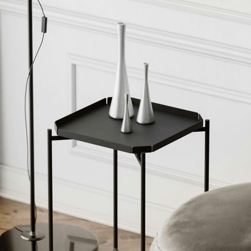 Petite Table D’appoint Noire Carrée, Pieds Croisés Sfax