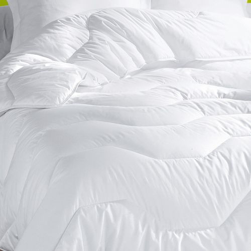 Couette Chaude 200x200 Blanc En Polyester