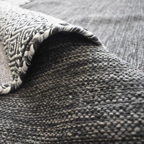 Tapis Kilim 120x170 Rectangle Fait Main En Coton Gris Et Noir Motif Ethnique