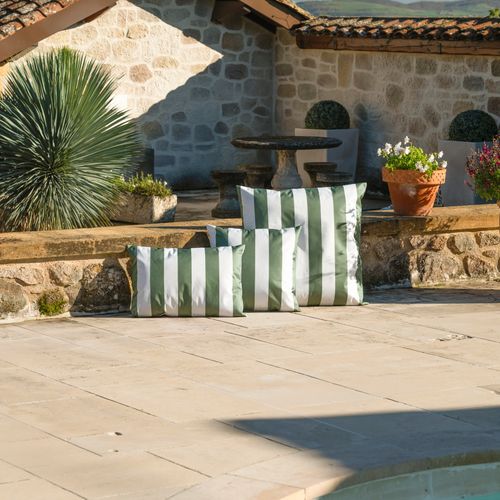 Coussin Imperméable Déhoussable à Rayures Arcachon - 50x50 Cm - Vert Olive