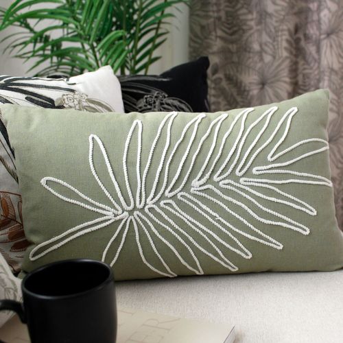 Coussin Déhoussable Brodé Jungle Mambo - 30 X 50 Cm - Olive