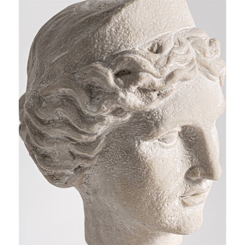 Figure Décorative Contemporaine En Résine Blanc Cassé Sculptural