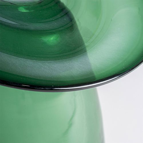 Vase Vert En Verre Translucide Au Design Contemporain Et Élégant