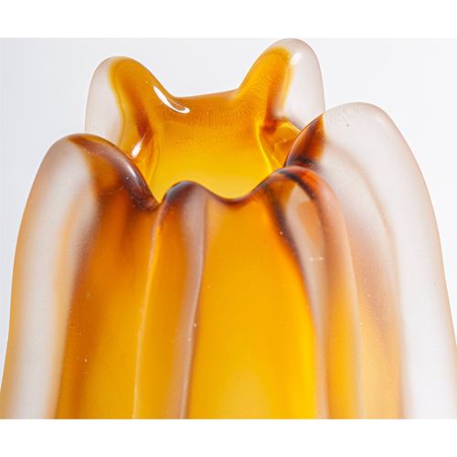 Vase Contemporain En Verre Ambré Finition Translucide