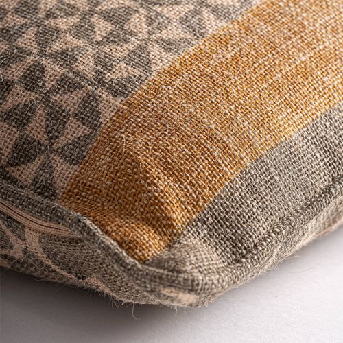 Coussin Beige En Jute Tressé Finition Translucide Style Classique