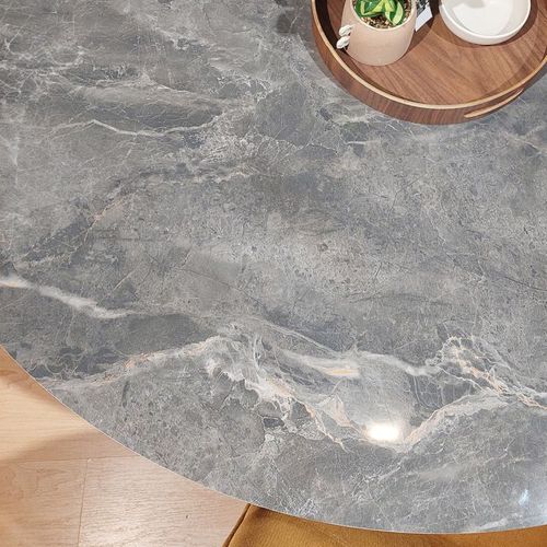 Table Ronde D.150 Cm Céramique Gris Marbré Et Pieds Métal Noir – Ruby