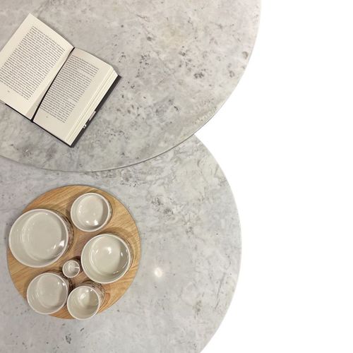 Tables Basses Gigognes Rondes Marbre Blanc Pied Métal Noir – Oxa