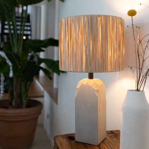 Lampe En Raphia Et Socle En Béton - Mya