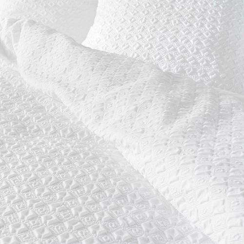 Housse De Couette 240 X 220 Cm – Microfibre Gaufrée Ultra Douce – Blanc – Effet Relief Chic + 2