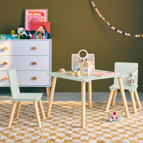 Table Carrée Enfant Avec 2 Chaises. Pieds En Pin. Vert