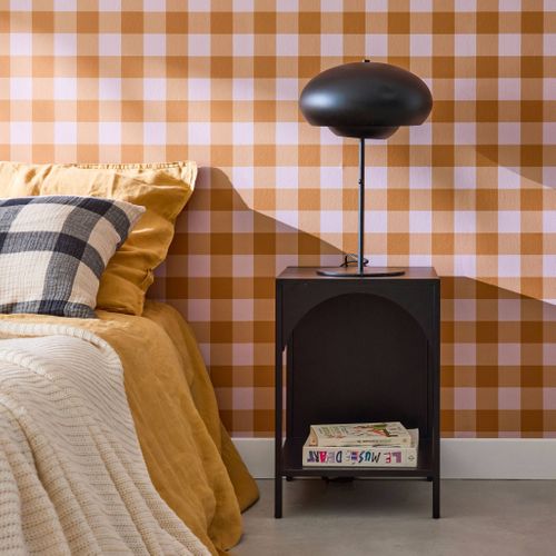 Table De Chevet. Table D'appoint En Acier Noir