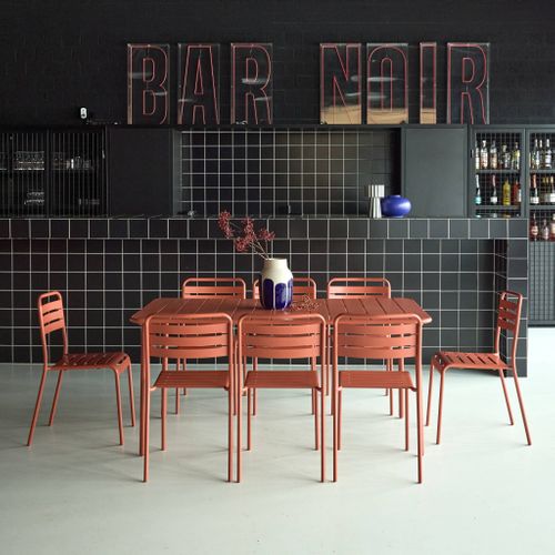 Table De Jardin Métal + 8 Assises Terracotta Traitement Antirouille. Lattes Et Bords Arrondis