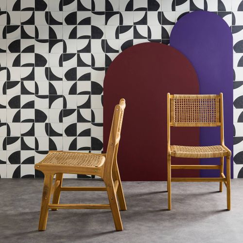 Lot De 2 Chaises De Jardin Ocara. Cannage Et Bois. L 61 X 51 X 85cm