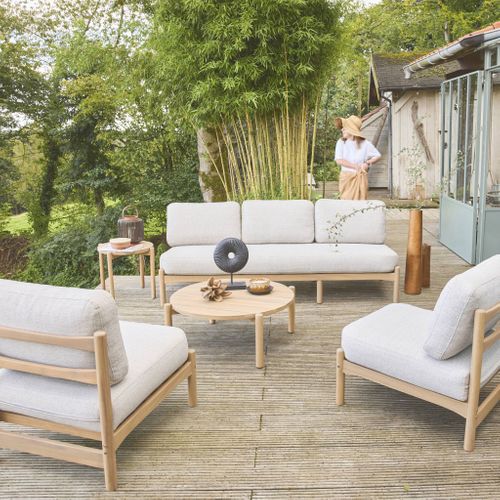 Salon De Jardin Copacabana 5 Places En Bois D'acacia. Housse Beige En Lin. Un Banc. Deux Fauteuils.