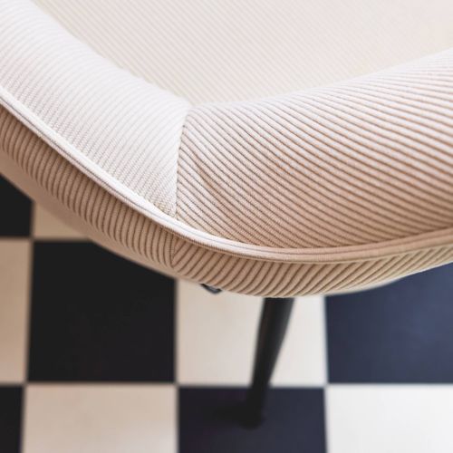 Lot De 4 Fauteuils En Velours Côtelé Blanc Cassé Et Pieds En Métal Noir Mat. L 57 X P 59 X H 84.5cm