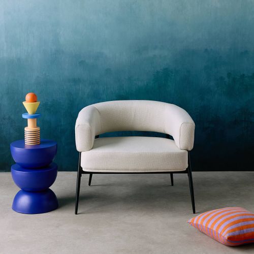 Fauteuil Tissu Blanc Dossier Incurvé Piétement Métal L 81.5 X P 72.5 X H 69 Cm - Cristo