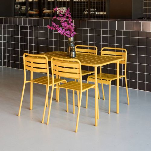 Table De Jardin Métal + 4 Assises Ocre En Acier. Amelia. 120 X 70 X 72.5 Cm