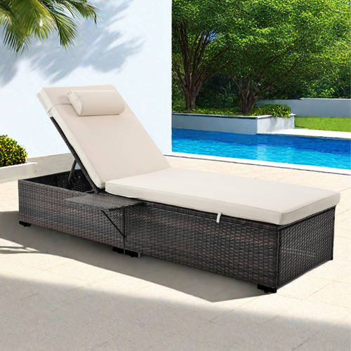 Punta Cana - Lot De 2 Transats Coussins Beiges En Résine Tressée Avec Tablette Latérale