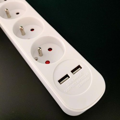 Bloc Multiprise 5 Prises 16a 230v Avec Interrupteur, 2 Ports USB, Câble De 1,5m