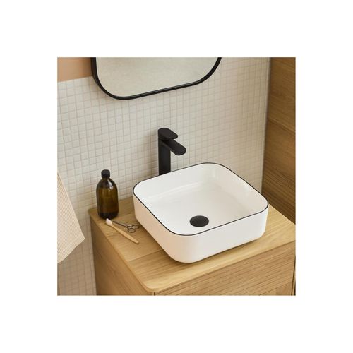 Vasque à Poser Carrée En Céramique Blanche Avec Liseret Noir 37cm