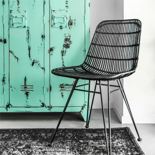 Lot De 2 Chaises Noires Style Nature Aspect Rotin En Résine Tressée Et Pieds En Métal