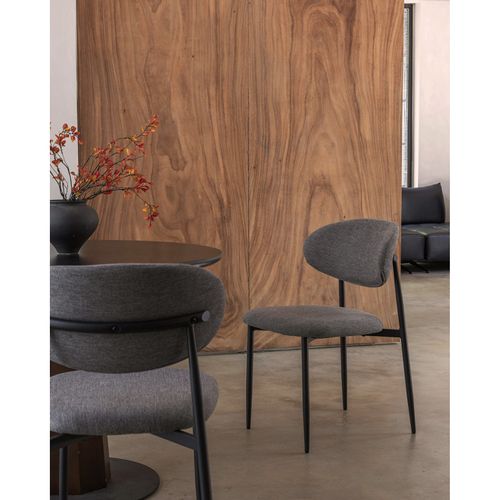 Chaise Design Avec Pieds En Métal Noir Et Assise Rembourrée En Tissu Gris