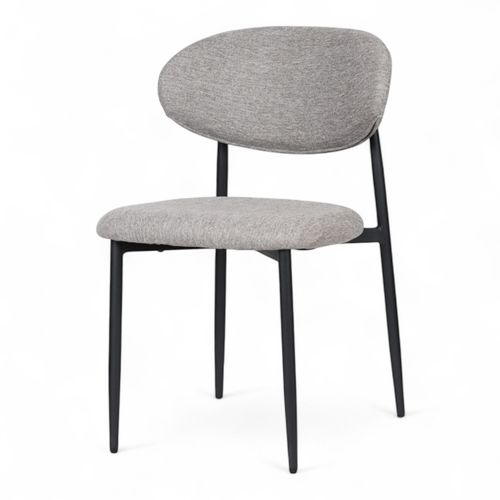 Chaise Design Avec Pieds En Métal Noir Et Assise Rembourrée En Tissu Gris