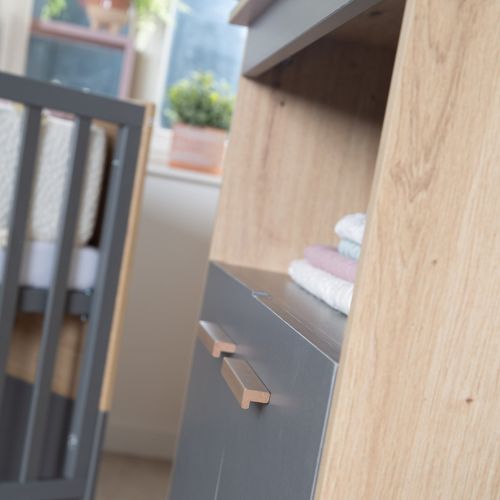 Chambre Bébé Modulable - Lit 60x120 Transformable + Commode à Langer - Anthracite Et Chêne - Anna