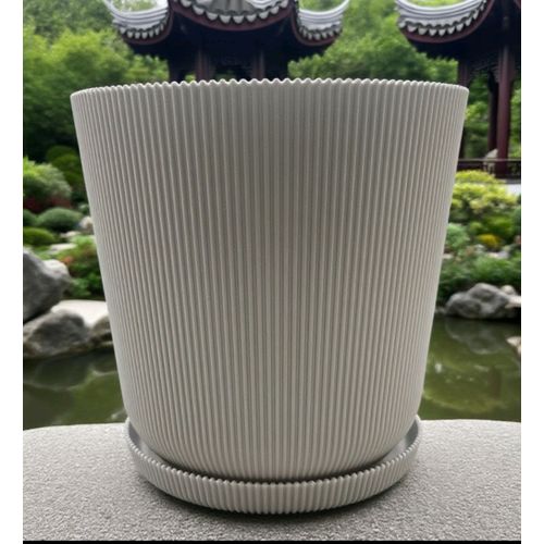 Lot De Deux Pots Avec Soucoupes